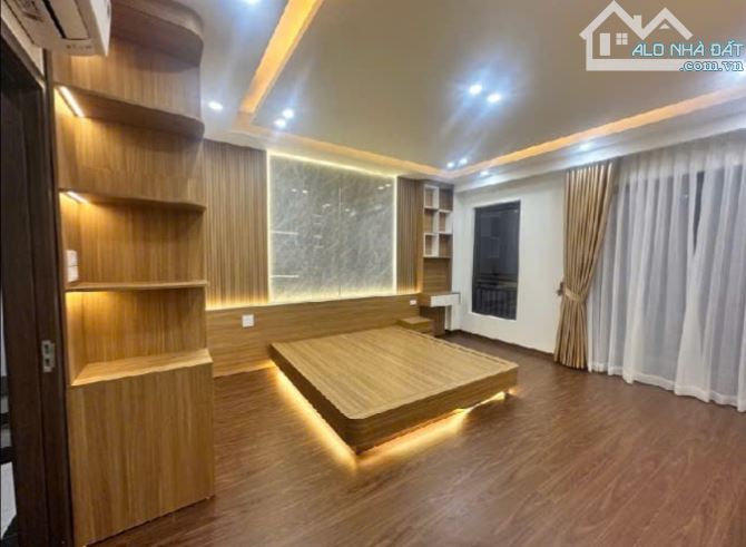 NHÀ 6 TẦNG /10.8 TỶ/ 43 M2/ ĐÀM QUANG TRUNG/GARA Ô TÔ - 9