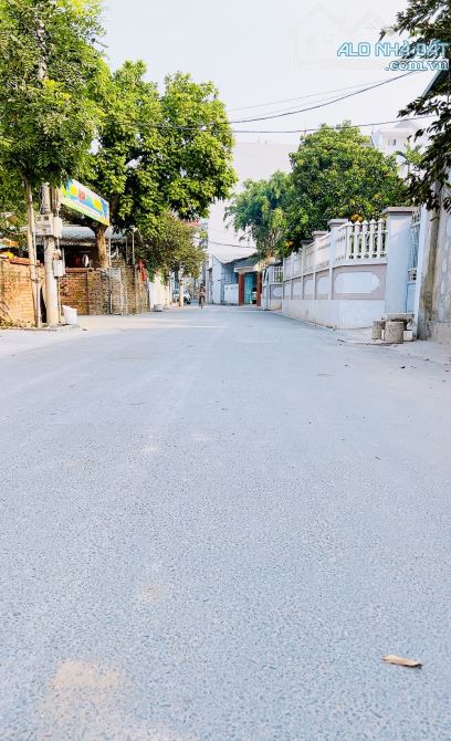 CẦN BÁN GẤP HOA HẬU ĐẠI MẠCH NGÕ THÔNG TỨ TUNG 3 Ô TÔ TRÁNH 60M