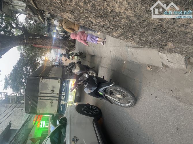 Bán nhà mặt phố vỉa hè kinh doanh, mt 5,6m dt 145m
