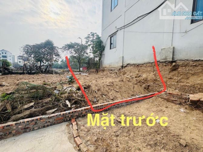 BÁN ĐẤT LIÊN MẠC 39M2, SỔ ĐỎ, Ô TÔ VÀO ĐẤT, 2 THOÁNG VƯỢNG KHÍ, VIEW HỒ SEN, NHỈNH 4  ĐỒNG