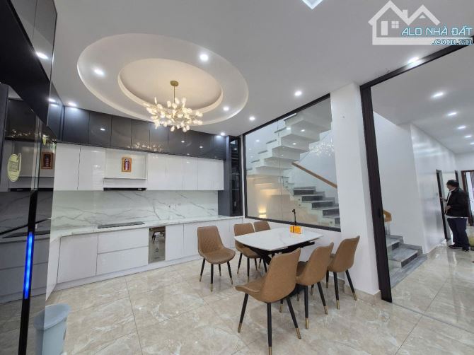 Biệt thự Villa góc 2 mặt tiền đường 10,5m- Hồ bơi riêng- 3 tầng full nội thất xịn