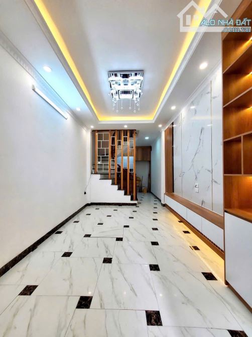 Bán nhà riêng trong ngõ Giáp Nhị. 30m2, 5 tầng