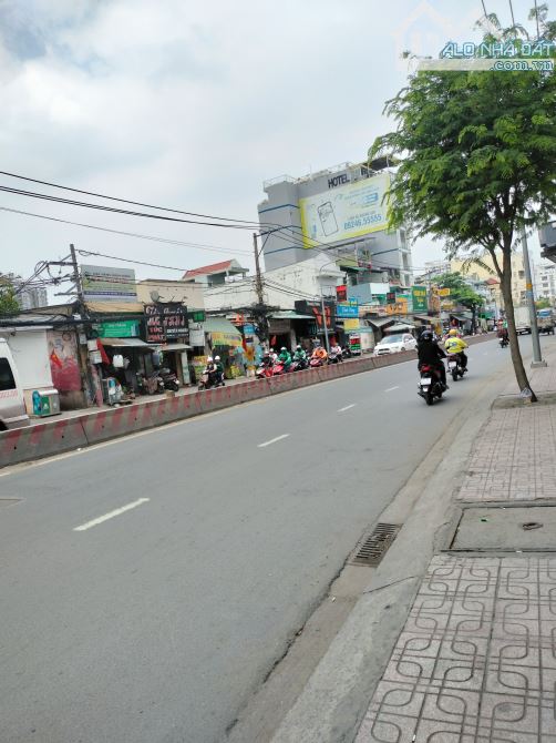 Bán Nhà Mặt Tiền Huỳnh Tấn phát -DT:30x35 -Giá ; 140 tỷ TL nhà 3L Quận 7 vị trí đẹp