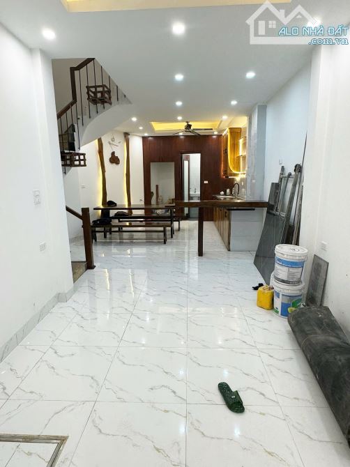 Nhà Khương Trung - 50m², 4 Tầng, Không Gian Thoáng Đẹp, Giá 9.8 Tỷ