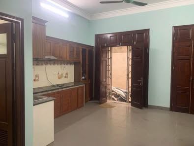 Bán nhà Phạm Văn Đồng, ngõ nông, thông, ô tô đỗ, 35m.