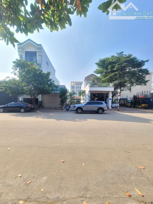 đất 539m2 (15x36) 27Tỷ TL tặng Kho Xưởng KDC Sóng Thần B p.Dĩ An Tp.Dĩ An