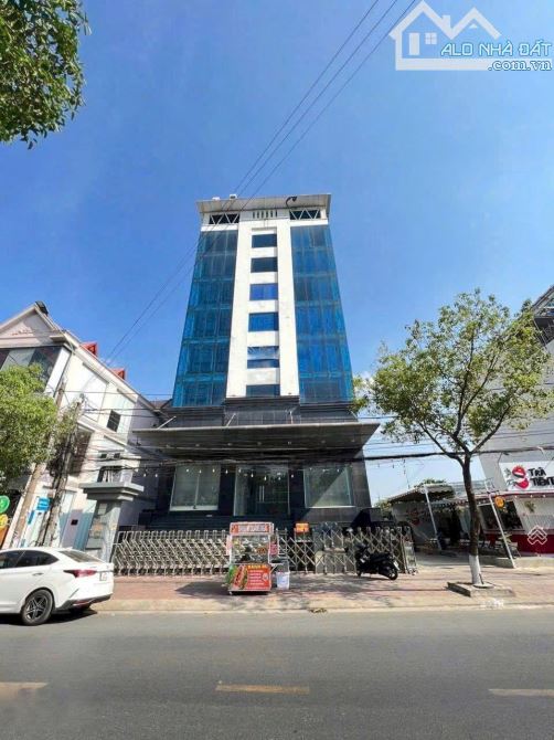 Bán Nhà Mặt Tiền Nguyễn Thị Thập, P.Bình Thuận, Quận 7. DT: 12 x 35. 1 Hầm 7 Tầng. 95 tỷ