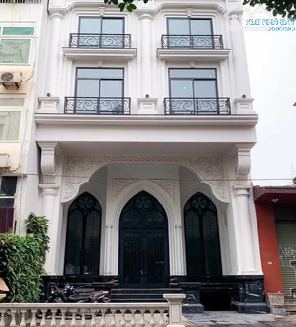 Bán Nhà Mặt Phố Tô Ngọc Vân, Tây Hồ DT 136m2 x 12T, MT 7,2m, Giá Rẻ.