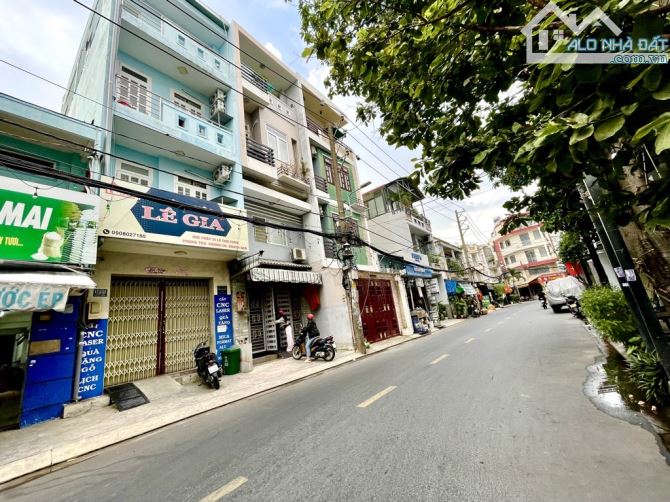 KHUÔNG VIỆT -PHÚ TRUNG -TÂN PHÚ- HẺM  RỘNG 8M– DT: 8*22M -GIÁ 19 TỶ 5