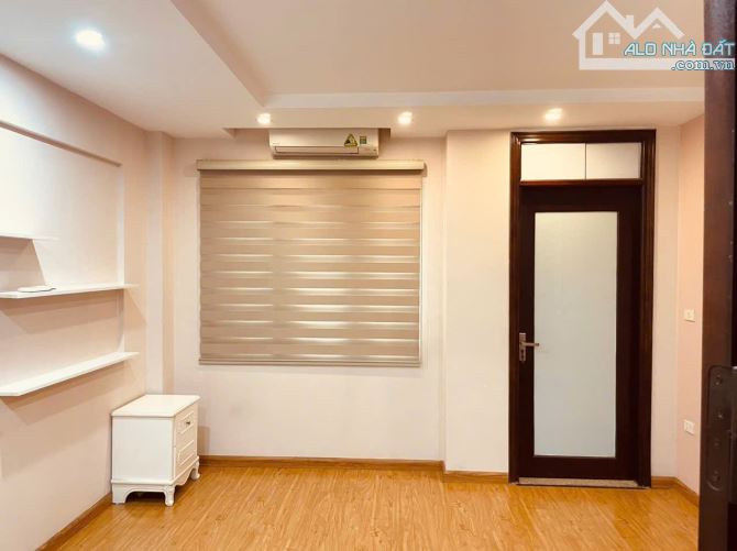 NHÀ ĐẸP PHỐ NHUỆ GIANG, NGUYỄN TRÃI, HÀ ĐÔNG, DT 42M2, 5 TẦNG, MT 4M, GIÁ 11.6TỶ, Ô TÔ ĐỖ - 11