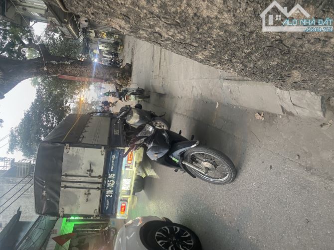 Bán nhà mặt phố vỉa hè kinh doanh, mt 5,6m dt 145m - 1