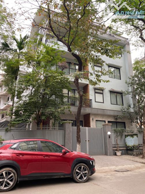 Siêu Biệt Thự Linh Đàm, Đại Kim, Hoàng Mai - DT 230m - Giá 72 tỷ - 5Tầng Thang Máy- Lô Góc - 1