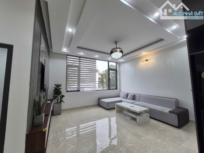 Biệt thự Villa góc 2 mặt tiền đường 10,5m- Hồ bơi riêng- 3 tầng full nội thất xịn - 1