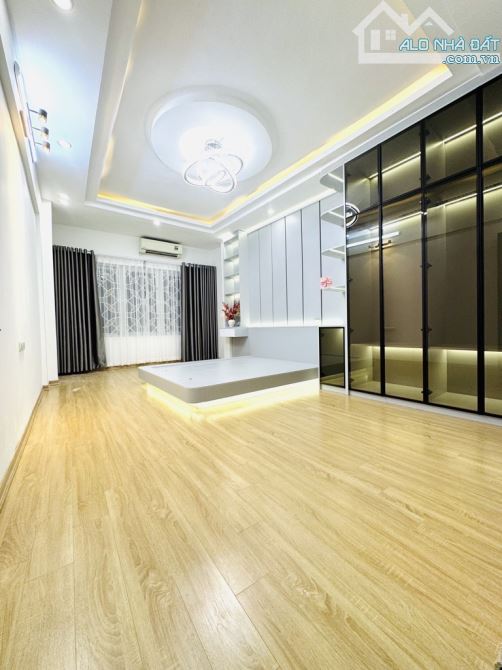 HOA HẬU TRUNG TÂM BỒ ĐỀ, 42M,5T, NHỈNH 10TỶ-GARA Ô TÔ-MẶT NGÕ THÔNG KINH DOANH, CÁCH PHỐ 5 - 1