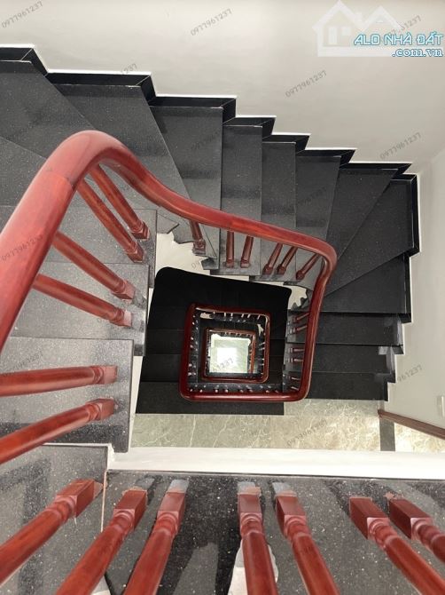 BÁN NHÀ HOÀNG QUỐC VIỆT 58m2. NHÀ MỚI + PHÂN LÔ, GARA Ô TÔ. KINH DOANH, VĂN PHÒNG - 1
