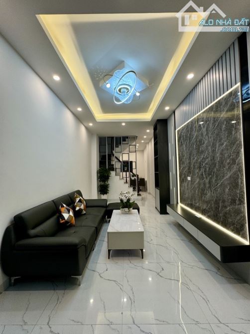 Bán nhà Kim Đồng , ngõ ô tô tránh , dt 34m x 4t x 7,35 tỷ - 1
