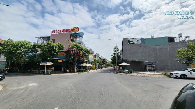7,5Tỷ TL🔥Bán 2Lô đất GÓC 2MT_152,2m2 đẹp nhất PHT8, p.Bình Chuẩn, Tp.Thuận An - 1