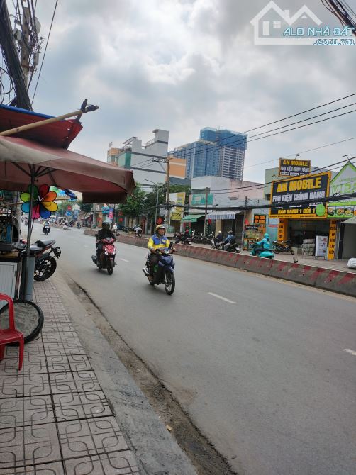 Bán Nhà Mặt Tiền Huỳnh Tấn phát -DT:30x35 -Giá ; 140 tỷ TL nhà 3L Quận 7 vị trí đẹp - 1