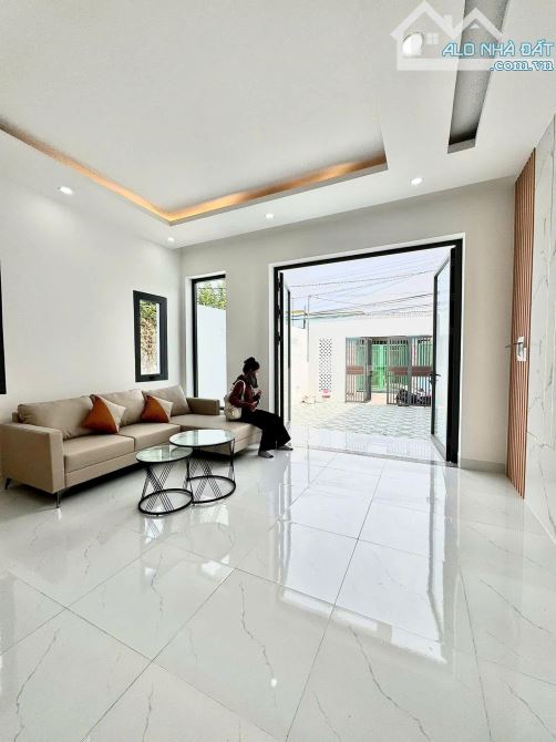 Gia Đình Chuyển Nhà Bán Ngay Căn Nhà Lầu Siêu Đẹp 5mx27m - 2
