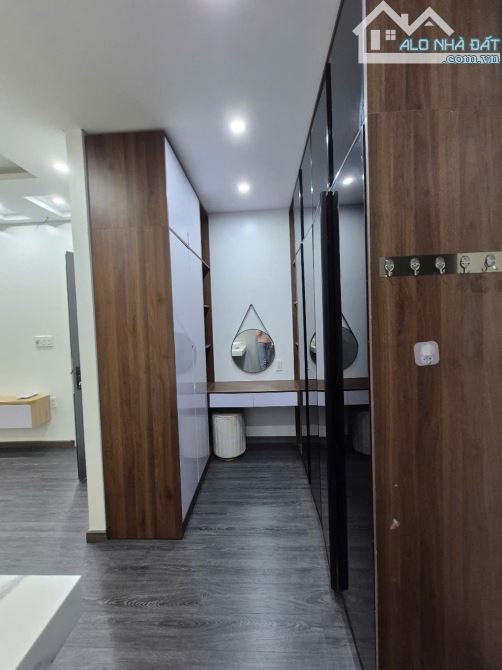 Biệt thự Villa góc 2 mặt tiền đường 10,5m- Hồ bơi riêng- 3 tầng full nội thất xịn - 2