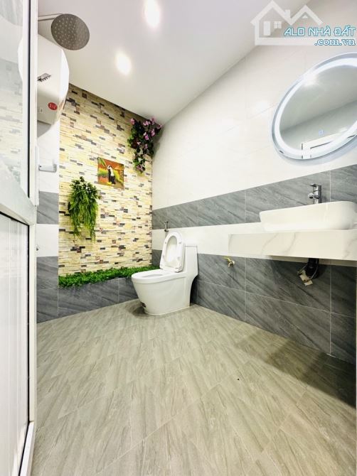 HOA HẬU TRUNG TÂM BỒ ĐỀ, 42M,5T, NHỈNH 10TỶ-GARA Ô TÔ-MẶT NGÕ THÔNG KINH DOANH, CÁCH PHỐ 5 - 2