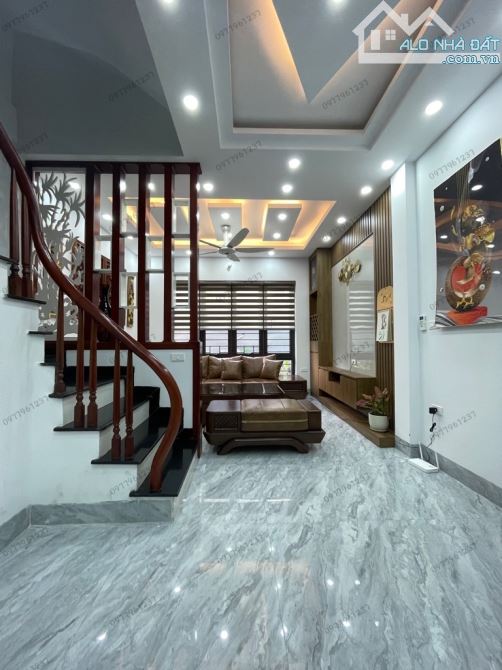 BÁN NHÀ HOÀNG QUỐC VIỆT 58m2. NHÀ MỚI + PHÂN LÔ, GARA Ô TÔ. KINH DOANH, VĂN PHÒNG - 2