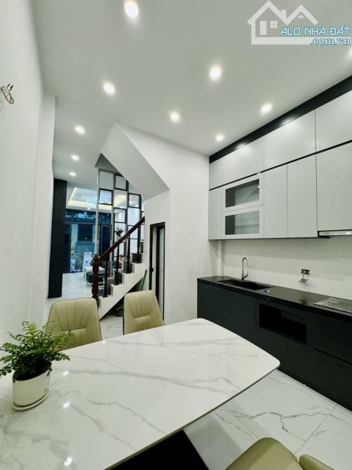 Bán nhà Kim Đồng , ngõ ô tô tránh , dt 34m x 4t x 7,35 tỷ - 2