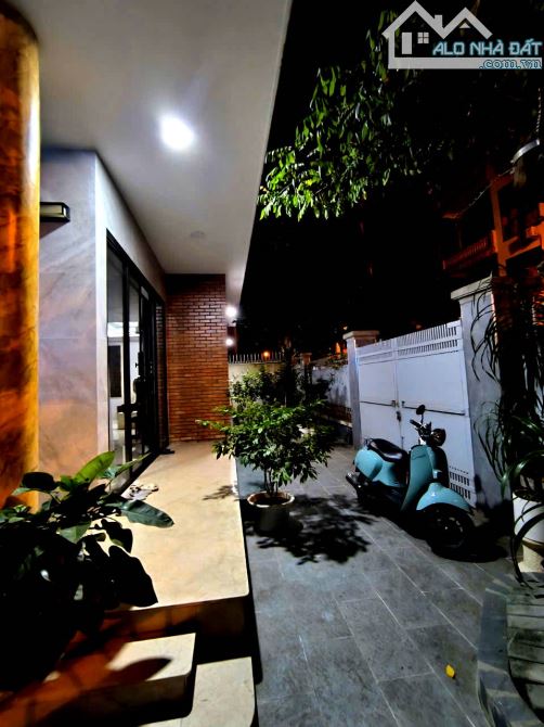 Siêu Biệt Thự Linh Đàm, Đại Kim, Hoàng Mai - DT 230m - Giá 72 tỷ - 5Tầng Thang Máy- Lô Góc - 3