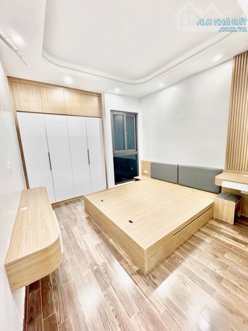 Cầu Giấy , ôtô vaò nhà , 50m2 , 6 tầng , thang máy , nhỉnh 15 tỷ - 3
