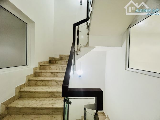 BÁN NHÀ 🏡(Q12) ĐỐI DIỆN UBND Q12 - MẶT TIỀN LÊ THỊ RIÊNG 77M2 - 4 TẦNG - HOÀN CÔNG ĐỦ - - 3
