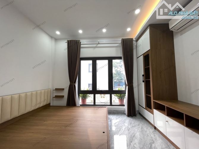 BÁN NHÀ HOÀNG QUỐC VIỆT 58m2. NHÀ MỚI + PHÂN LÔ, GARA Ô TÔ. KINH DOANH, VĂN PHÒNG - 3