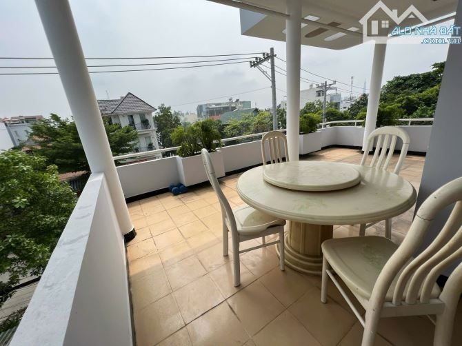 BÁN NHÀ BIỆT THỰ KHU BÊN SÔNG PHẠM VĂN ĐỒNG CĂN GÓC - 3