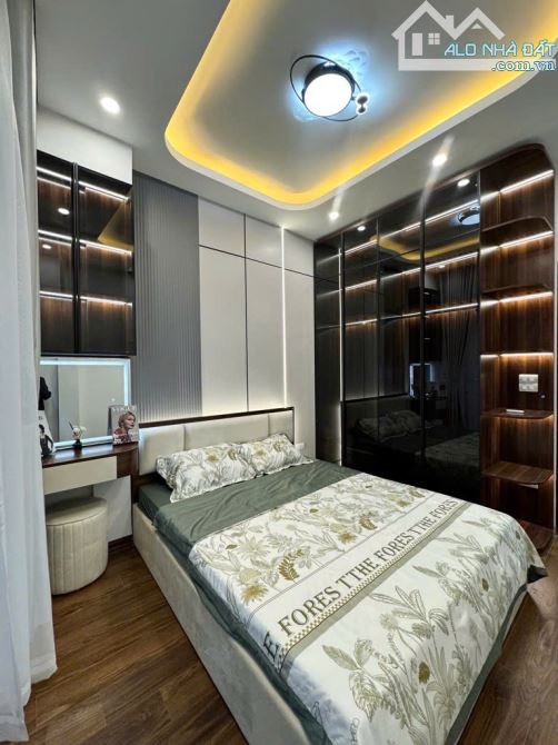 Bán Nhà Đê La Thành Nhỏ, 35m², Gần Phố, Ngõ Nông, Nhà Mới Đẹp, Ở Luôn, 7.7 Tỷ - 3