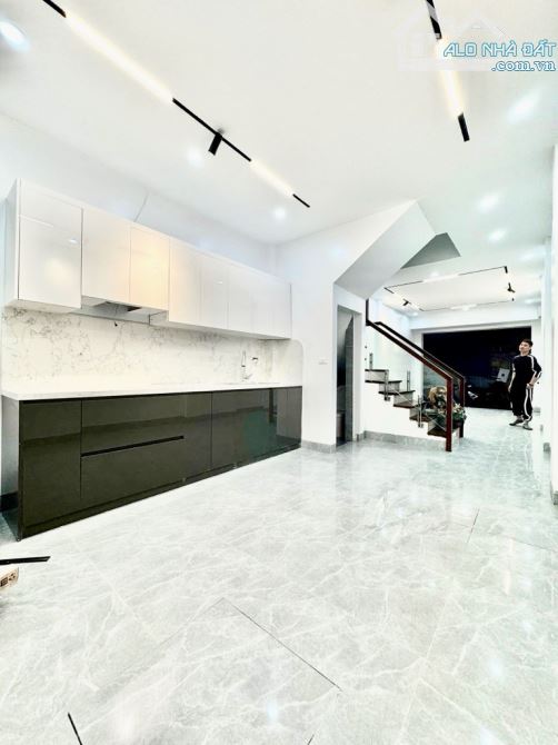 Cầu Giấy , ôtô vaò nhà , 50m2 , 6 tầng , thang máy , nhỉnh 15 tỷ - 4