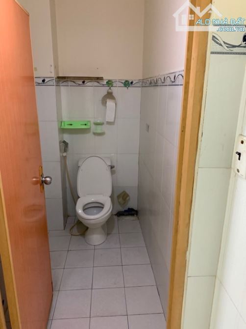 Mặt tiền Quốc Lộ 1A , Tân Tạo A , Bình Tân. DT 690m2(4,2 x 120), nở hậu 9m. Giá 39 tỷ TL. - 4