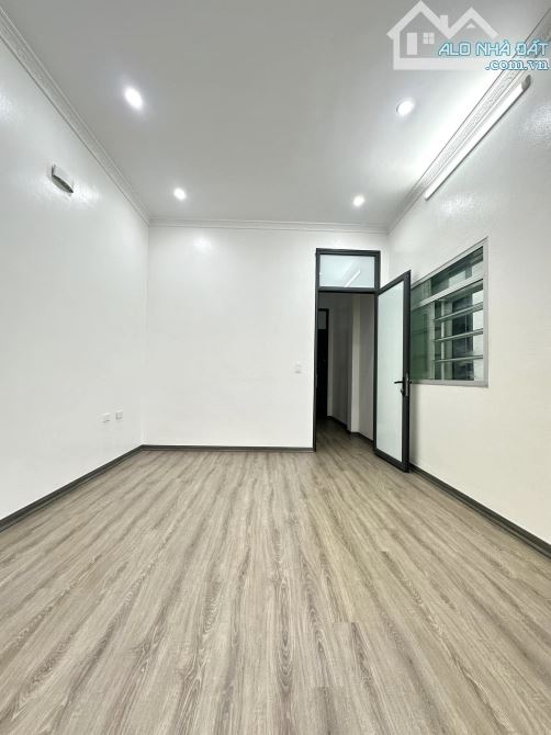 CẦN BÁN NHÀ TRẦN QUỐC HOÀN 45/50M2 - Ô TÔ TRÁNH -LÔ GÓC 2 THOÁNG - 4