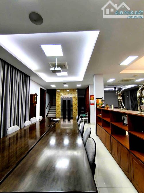 Siêu Biệt Thự Linh Đàm, Đại Kim, Hoàng Mai - DT 230m - Giá 72 tỷ - 5Tầng Thang Máy- Lô Góc - 5