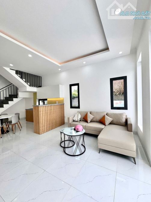 Gia Đình Chuyển Nhà Bán Ngay Căn Nhà Lầu Siêu Đẹp 5mx27m - 5
