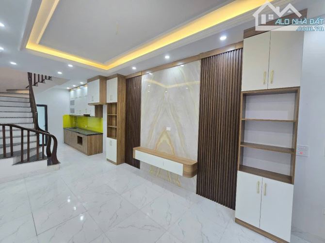 NHÀ MỚI XÂY MẬU LƯƠNG, NGÕ RỘNG, GẦN PHỐ 32M2, 5 TẦNG, MT 3.2M CHỈ HƠN 5 TỶ - 5