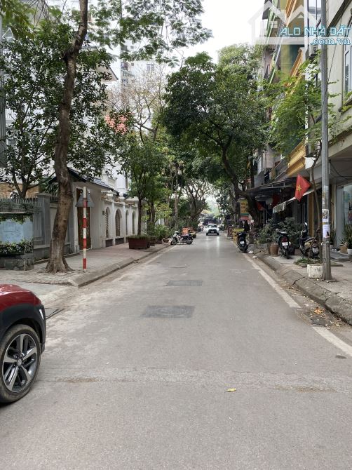 Siêu Biệt Thự Linh Đàm, Đại Kim, Hoàng Mai - DT 230m - Giá 72 tỷ - 5Tầng Thang Máy- Lô Góc - 6