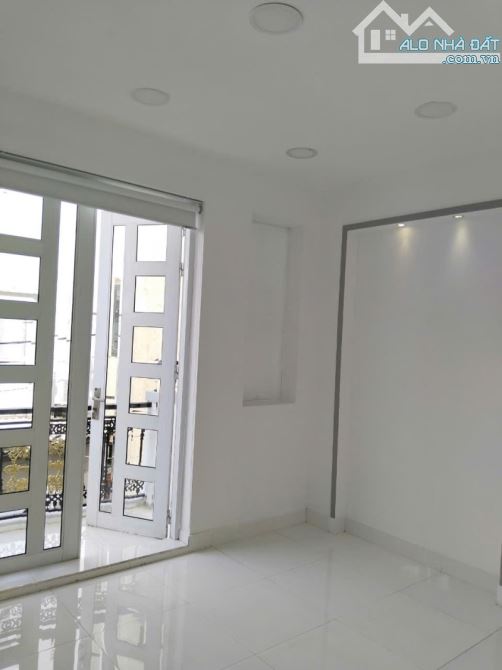 GIẢM 100 TR GIÁ MỚI 7,1 TỶ - BÁN NHÀ ÂU CƠ –P.5 –Q.11 :  Mô tả:  + Ngang 4,35m x 11m - 6