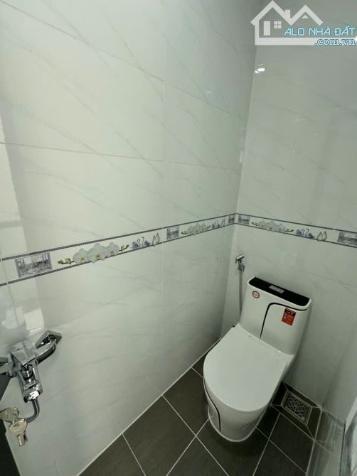 🌏🏡 Nhà mới 45m2 ( 4 x11) - Hẻm thông ô tô - gần Emart Phan Huy Ích - 6