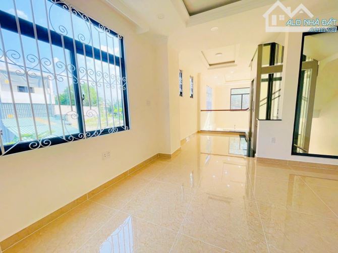 BÁN NHÀ 5 TẦNG MẶT TIỀN ĐƯỜNG THÔNG VEN SÔNG SG, CÁCH QL13 50M, SỔ RIÊNG HOÀN CÔNG - 6