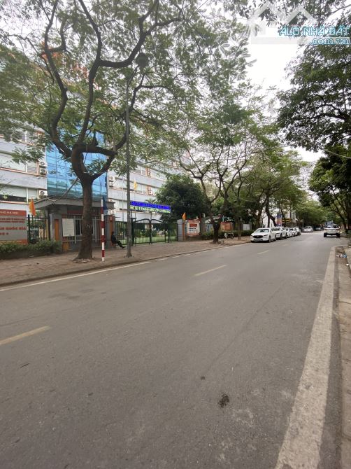 Siêu Biệt Thự Linh Đàm, Đại Kim, Hoàng Mai - DT 230m - Giá 72 tỷ - 5Tầng Thang Máy- Lô Góc - 7