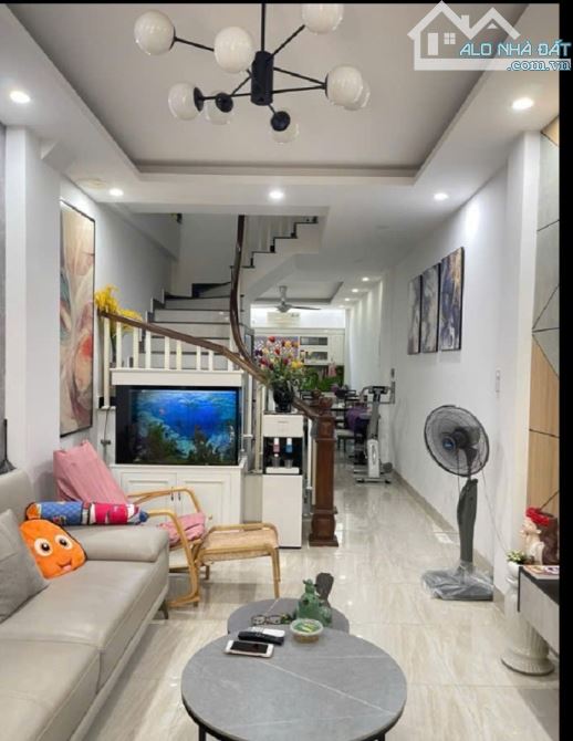 10 TỶ/57 M2/4 TẦNG /3.3 MT/ LÂM DU.BỒ ĐỀ - 18