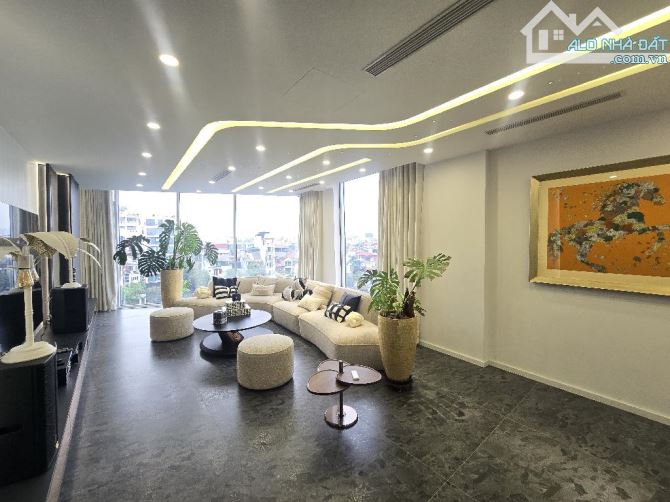 Bán căn hộ chung cư cao cấp Lancaster - Núi Trúc - 130M2 -3 Ngủ - View đẹp -  Hiếm - 13 Tỷ