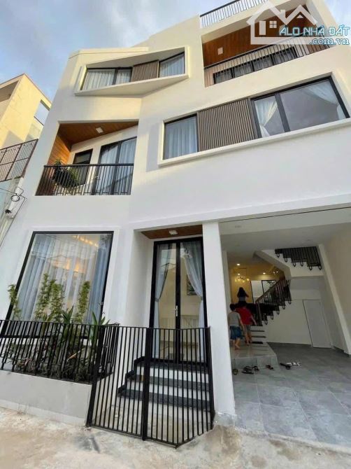 Cần bán nhà hẻm xe hơi, gần Phạm Văn Đồng-Linh Tây, Thủ Đức-8,4 tỷ