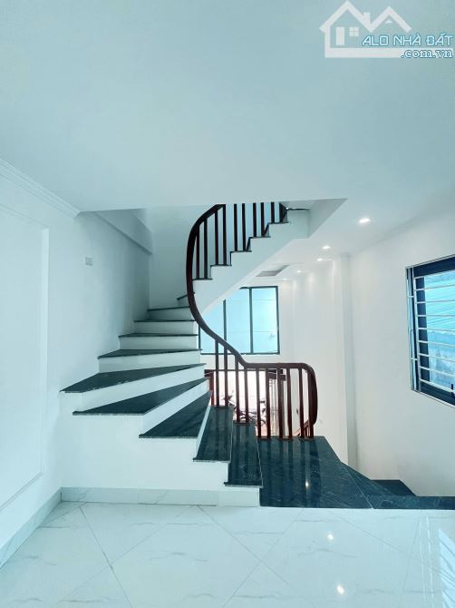 🏡 Bán Nhà Kim Giang, Thanh Trì  38m2, 6 Ngủ – Lô Góc, Cạnh Phố, 2 Thoáng, Gần Linh Đàm