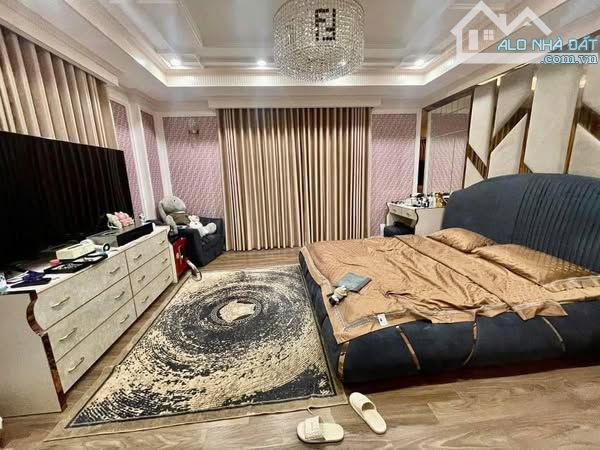 NHÀ  VĂN QUÁN_ NGUYỄN KHUYẾN_ THANG MÁY_- 40m2- 8.35 tỷ