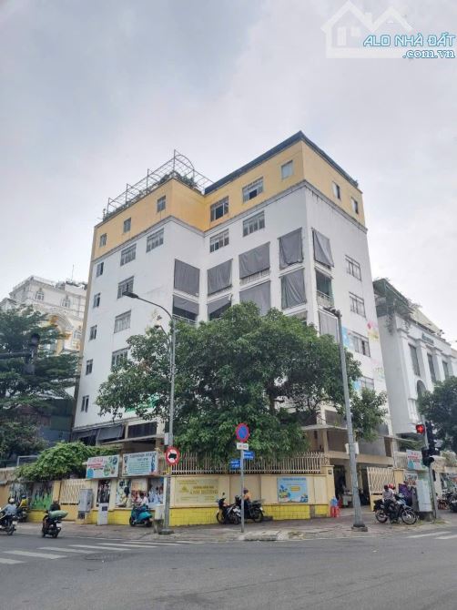 Cho thuê nhà góc 2MT 60 Nguyễn Thông - Kỳ Đồng, P.9, Quận 3